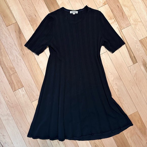 Boden Dresses & Skirts - Boden black knit flare mini dress size 14